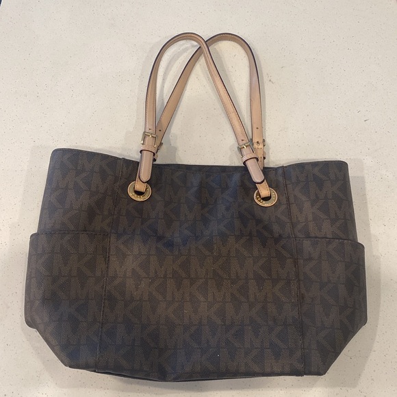 Michael Kors Jet Set logo tote - Picture 3 of 10